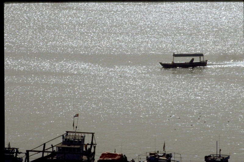 A traditonal Abra boat crossing Dubai Creek