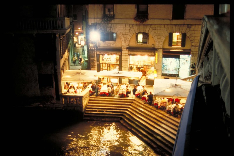 Canal-side Cafe