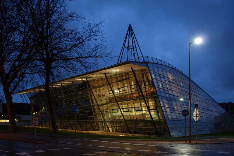 Delft University of Technology Library