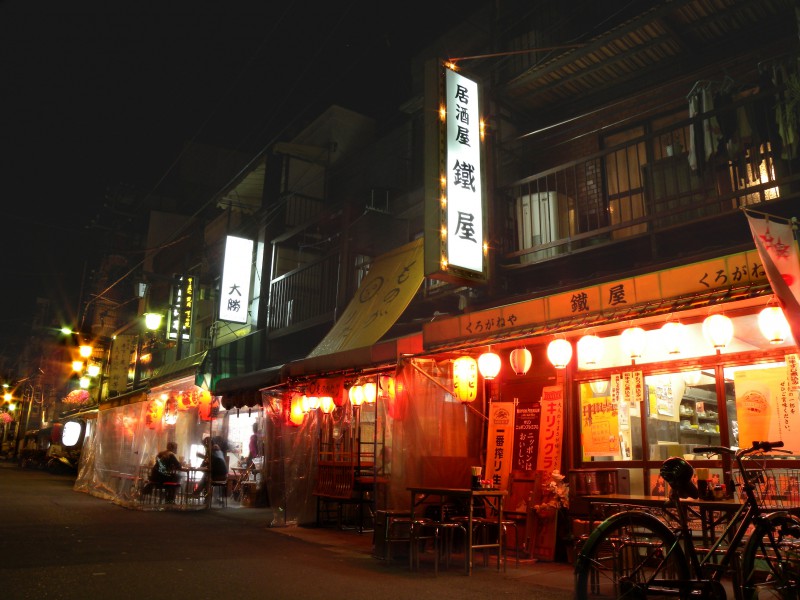 Small drinking establishments in Asakusa