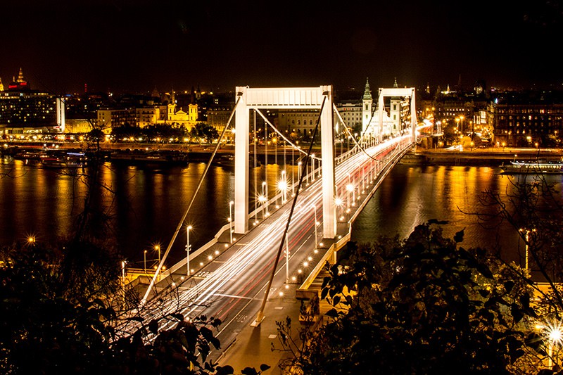 エルジェーベト橋