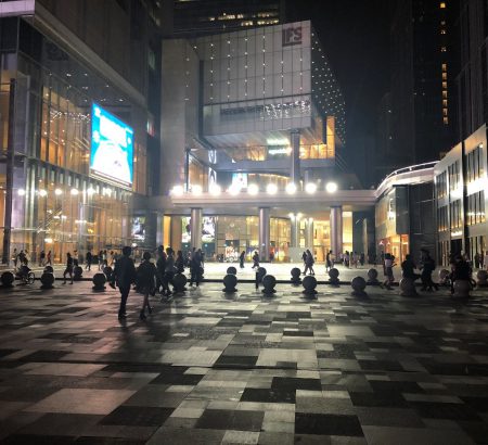 IFS Mall 南入口広場